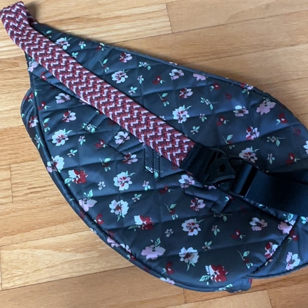 Kavu Rope Quilted Puff Bag - Picture 2 of 4